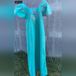 Vintage flutter sleeve embroidered house dress